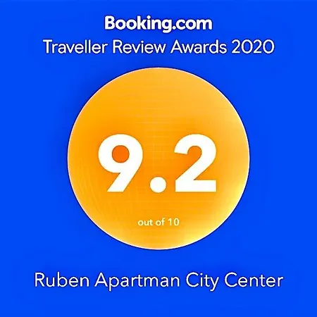 Ruben Center Apartment *